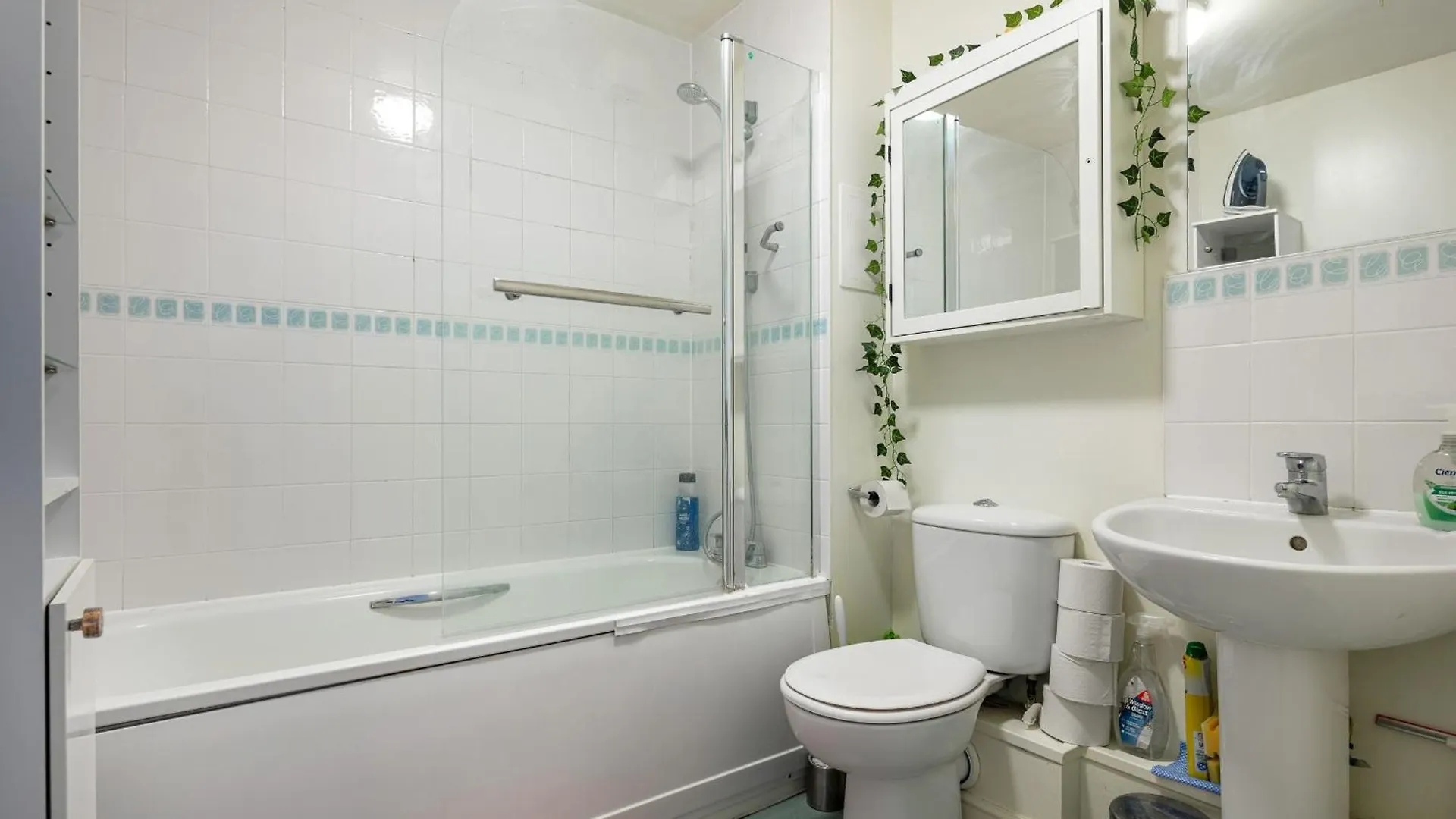 Orange Flat By Lower Regent Canal Apartment London United Kingdom