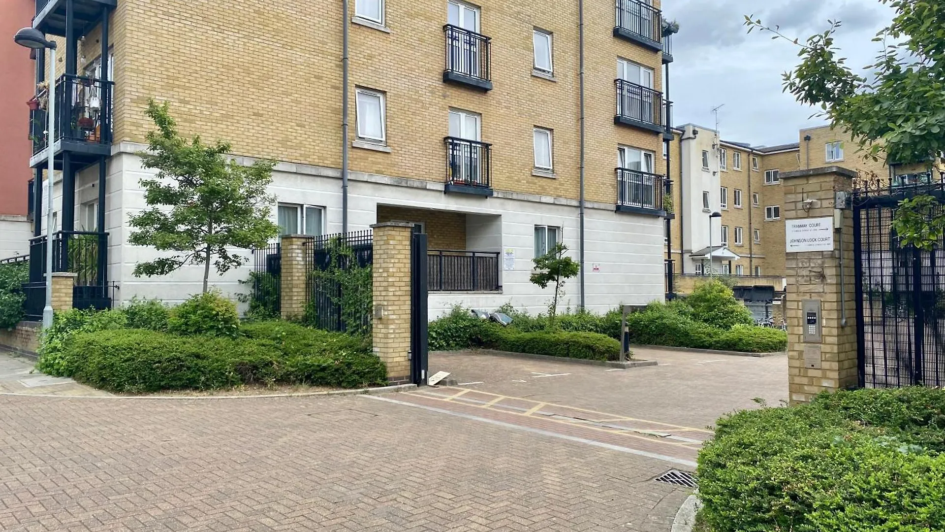 Orange Flat By Lower Regent Canal Apartment London